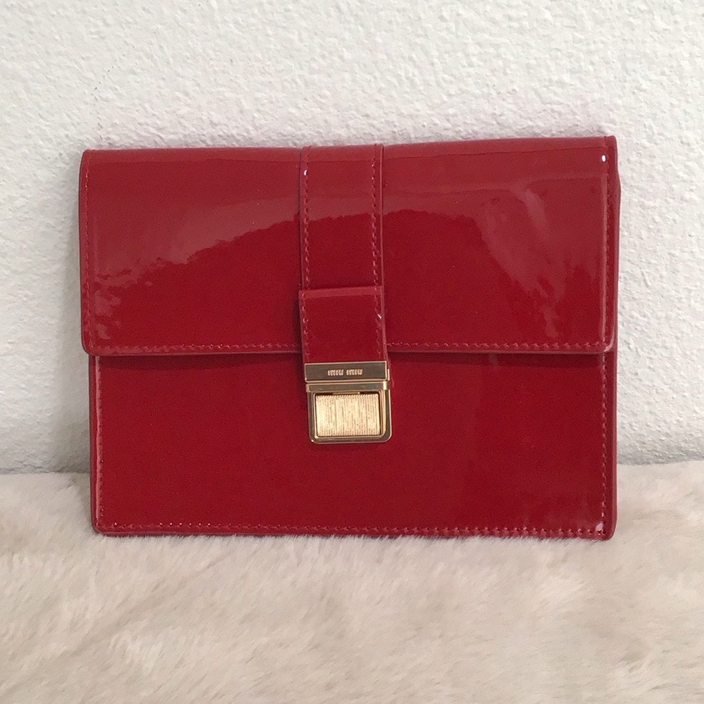 🆕 MIU MIU Patent Red Clasp Cosmetic Bag No Box No Dust Bag